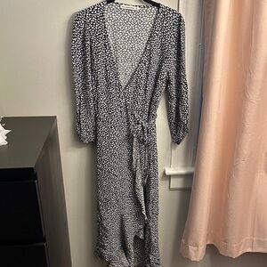 Abercrombie & Fitch Black and White Patterned Long Sleeve Dress